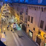 Maison Contrari * Ferrara