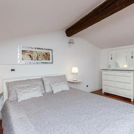 Apartment Maison Contrari Ferrara
